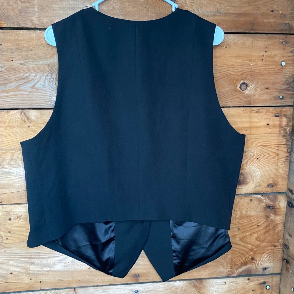 torrid Black Button-Front Vest Top - Picture 2 of 7